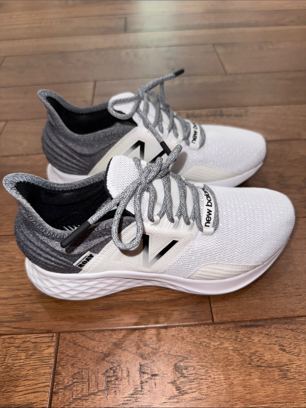 New Balance Fresh Foam Roav Womens Running Shoes WROAVTW Size 5.5 B